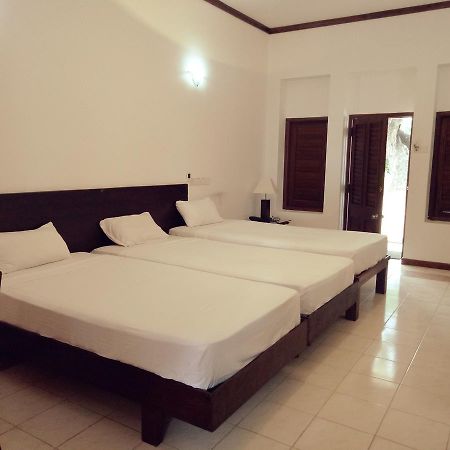 Welcombe Hotel Trincomalee Bagian luar foto