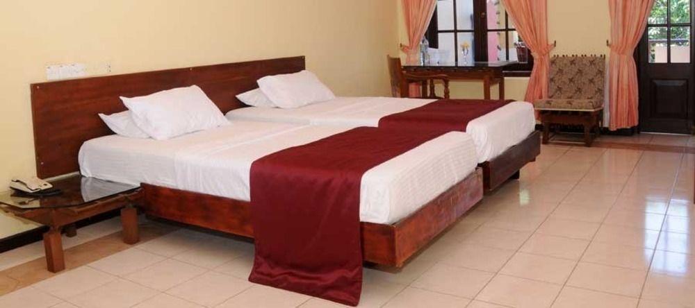 Welcombe Hotel Trincomalee Bagian luar foto