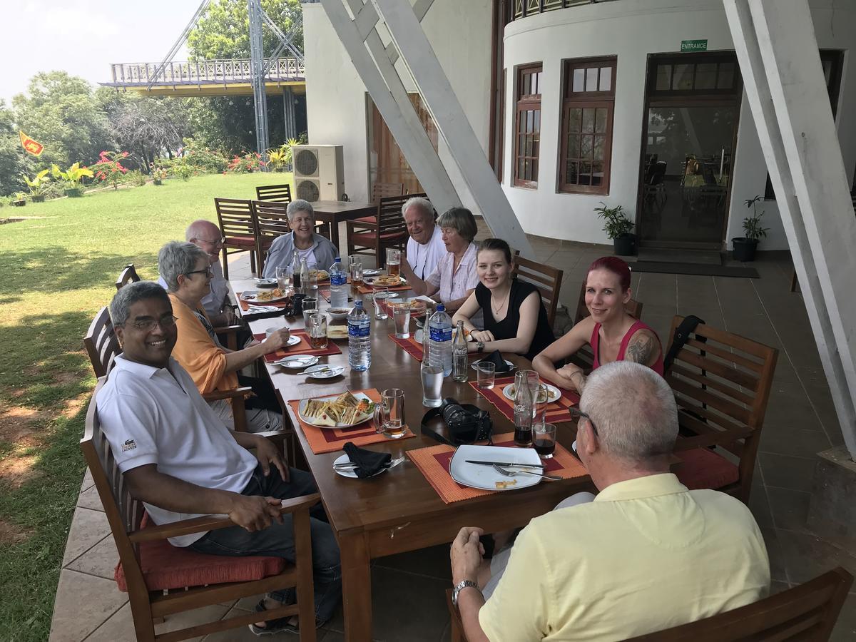 Welcombe Hotel Trincomalee Bagian luar foto