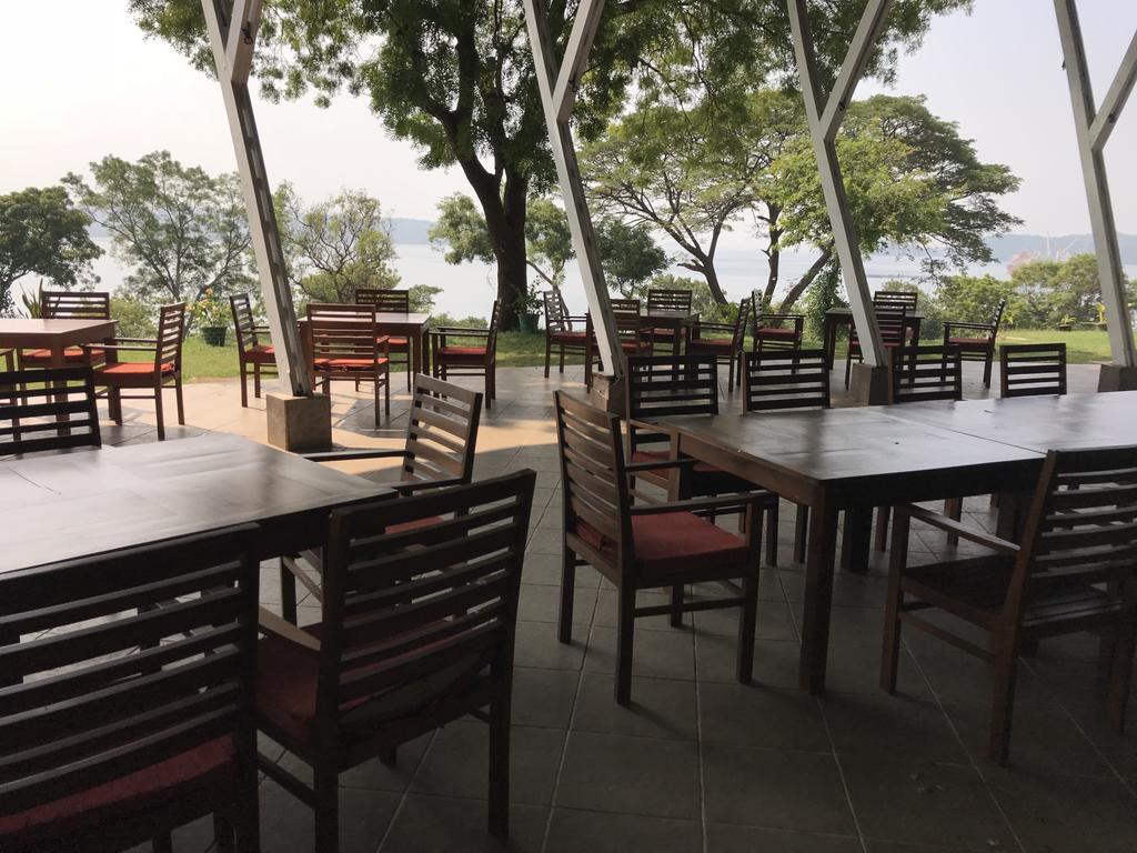 Welcombe Hotel Trincomalee Bagian luar foto