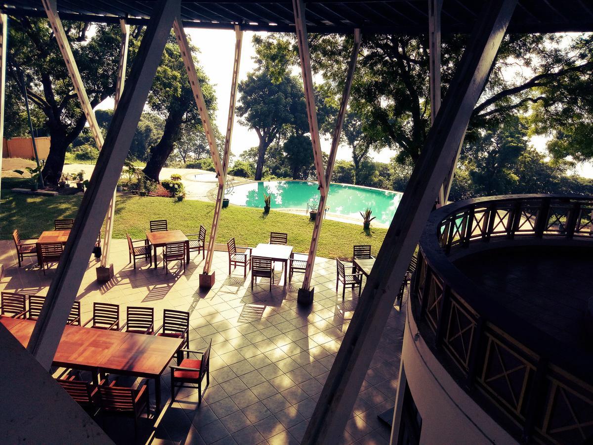 Welcombe Hotel Trincomalee Bagian luar foto