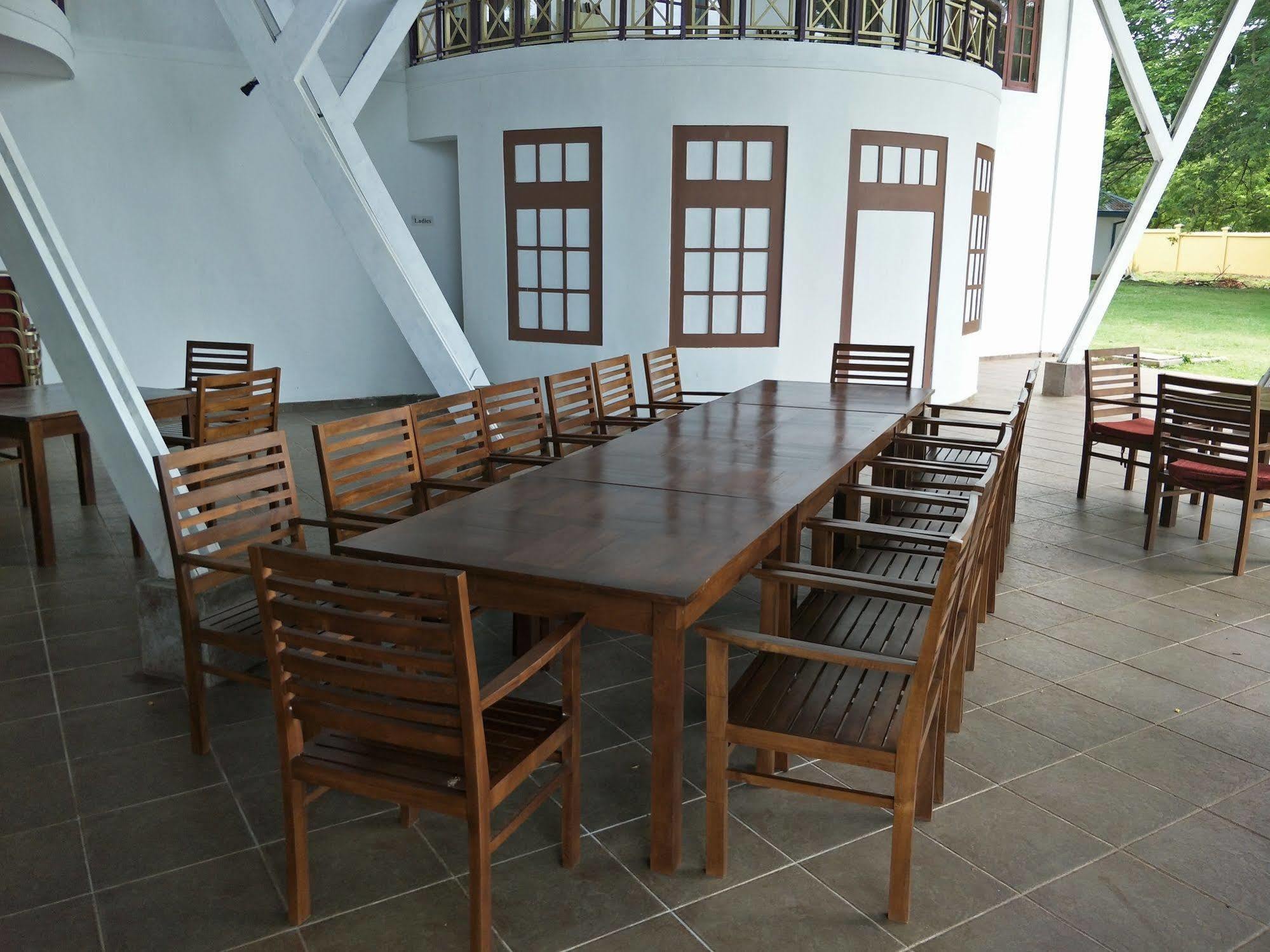 Welcombe Hotel Trincomalee Bagian luar foto